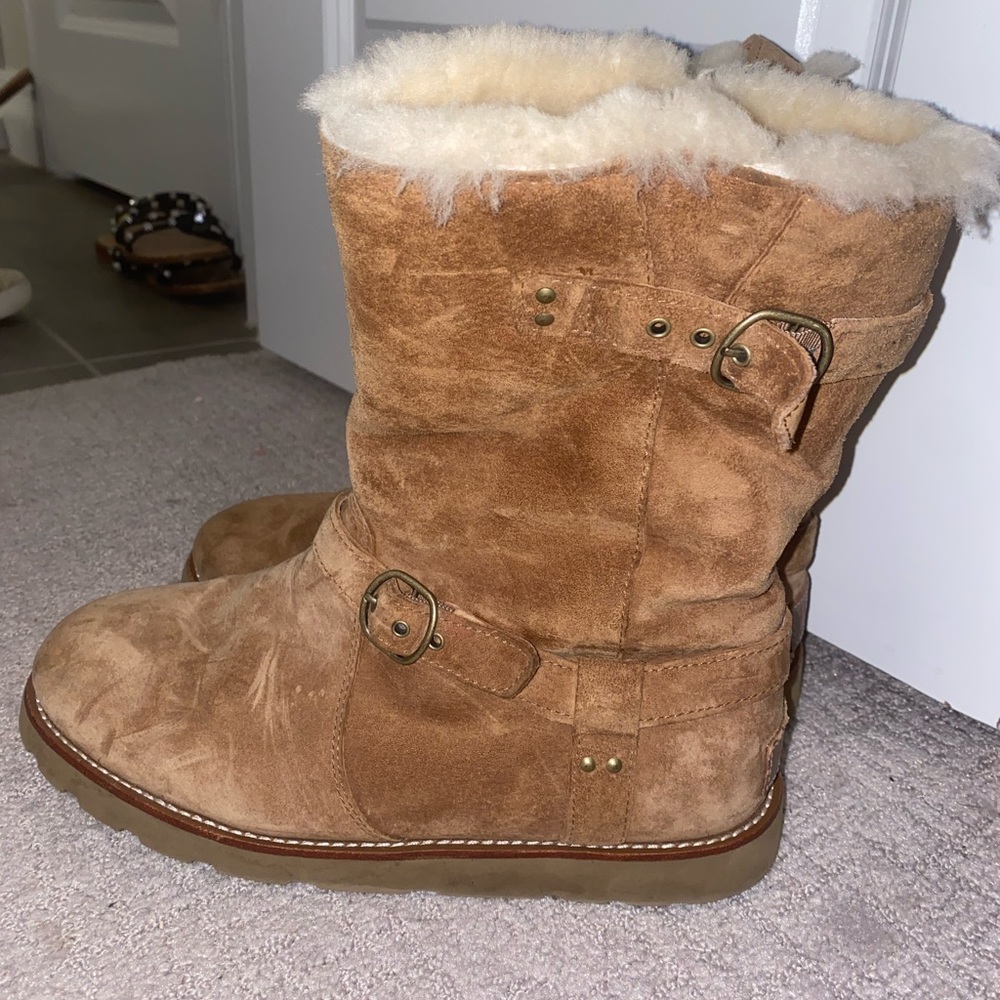 UGG BOOTS
